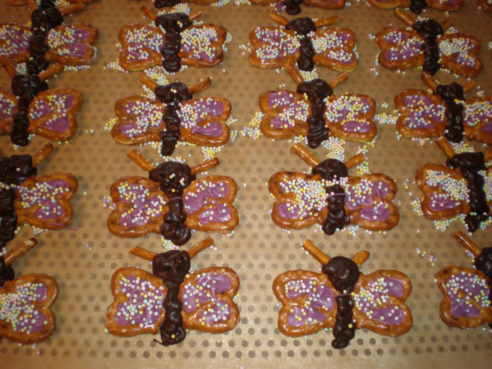 NJ Crafty Momma Pretzel Butterflies yummy spring/summer snack