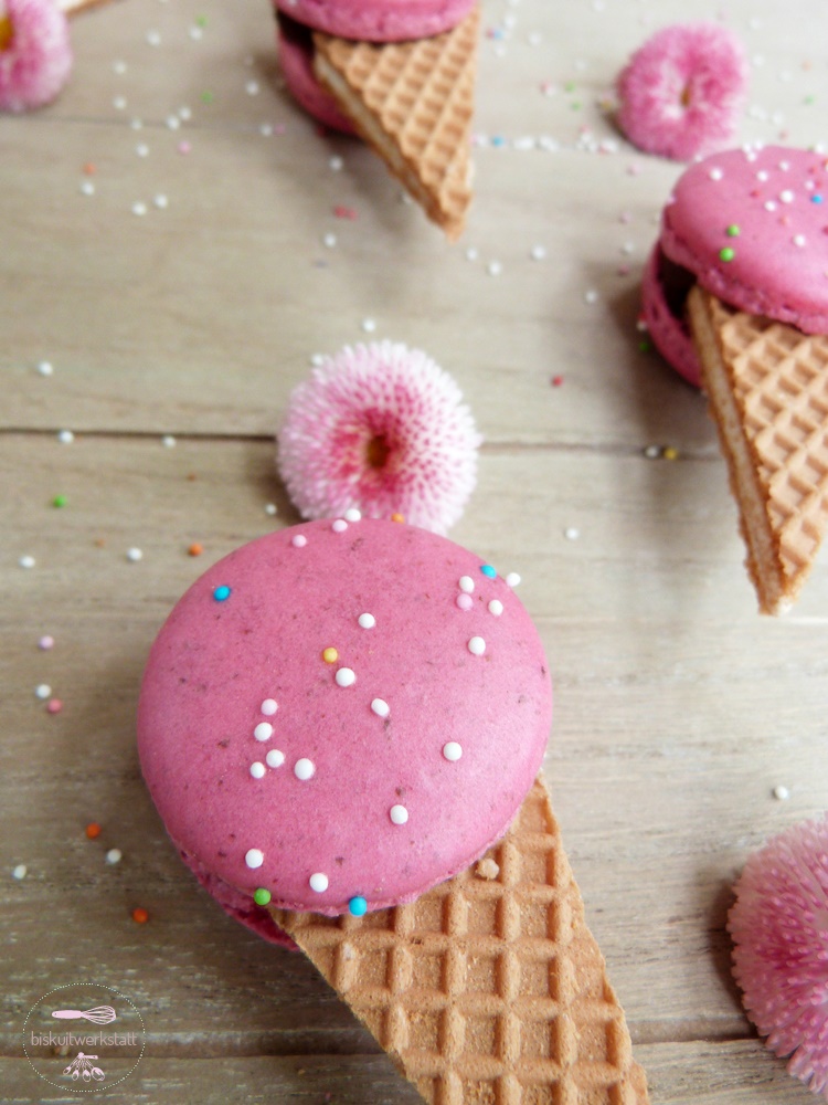 Eistüten-Macarons mit Nougat Ganache [Eiszeit] - Biskuitwerkstatt