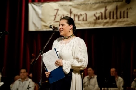 Bistrița, martie 2011 - Prezentatoare la Festivalul-concurs "Zestrea satului".