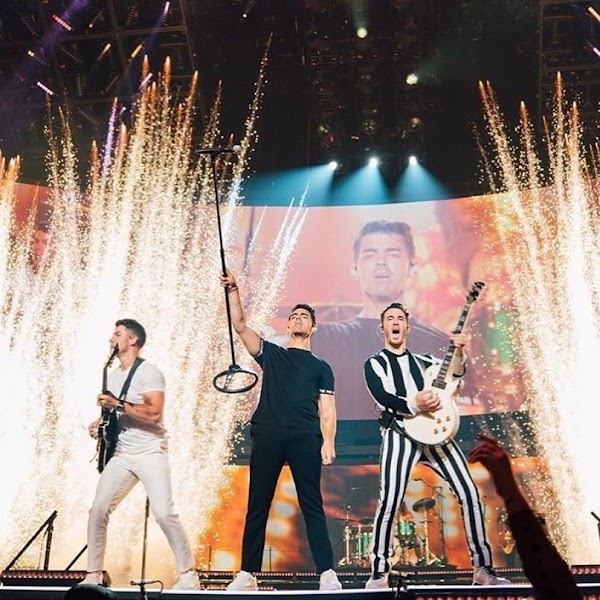 Jonas Brothers sorprenden en concierto con Runaway