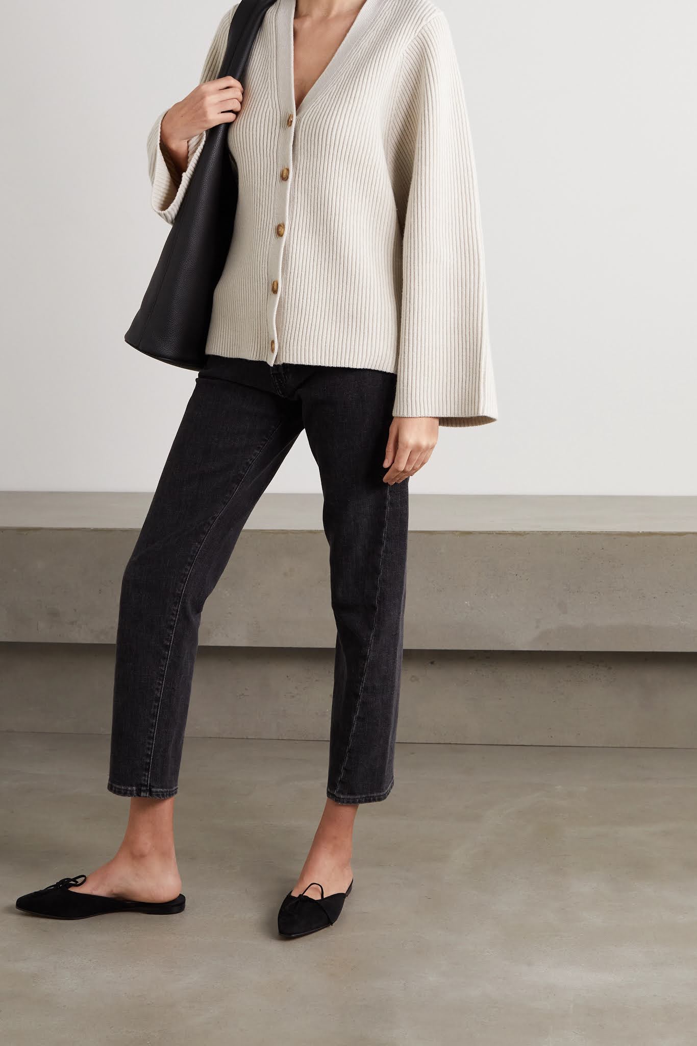 The Minimalist Spring Outfit I Wish I Was Wearing Right Now