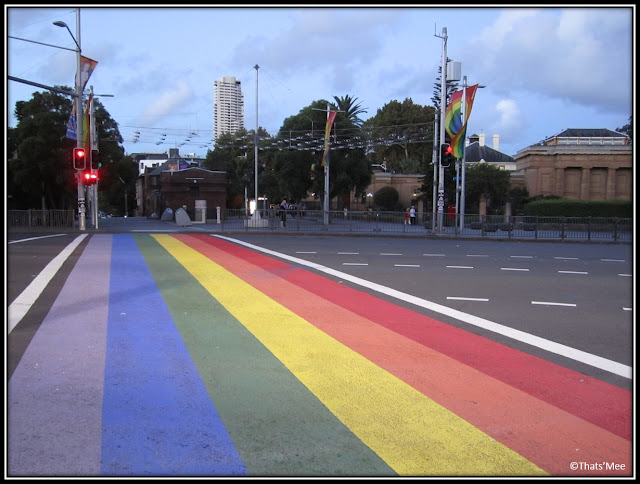 Oxford Street Sydney passage piéton arc en ciel rainbow path