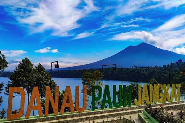 7 Danau di Jambi Tercantik & Terpopuler Favorit Para Wisatawan