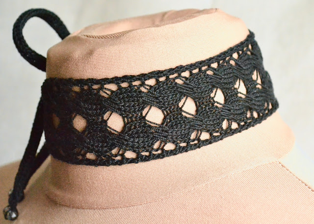Jera Rune Lace and Cable Choker Knitting Pattern Jera Rune Lace and Cable Choker Knitting Pattern