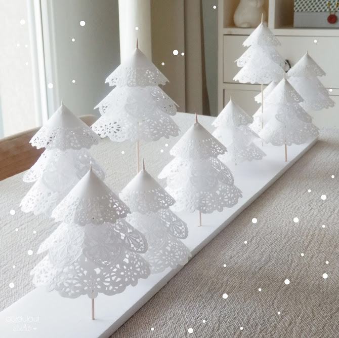 A TREE FOREST IN PAPER PLACEMATS