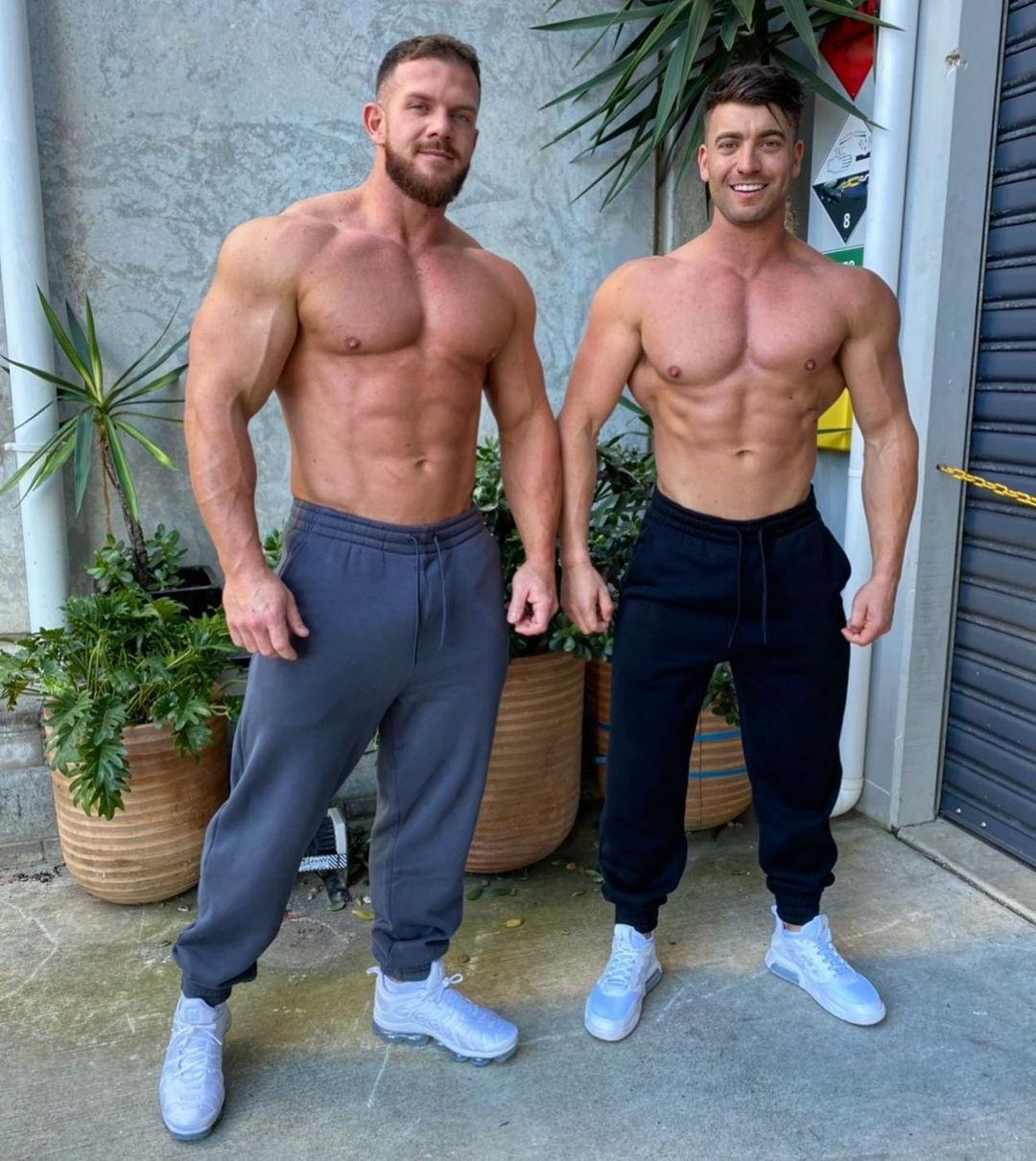 two-sexy-bodybuilders-matt-oreilly-beefy-shirtless-muscle-hunks
