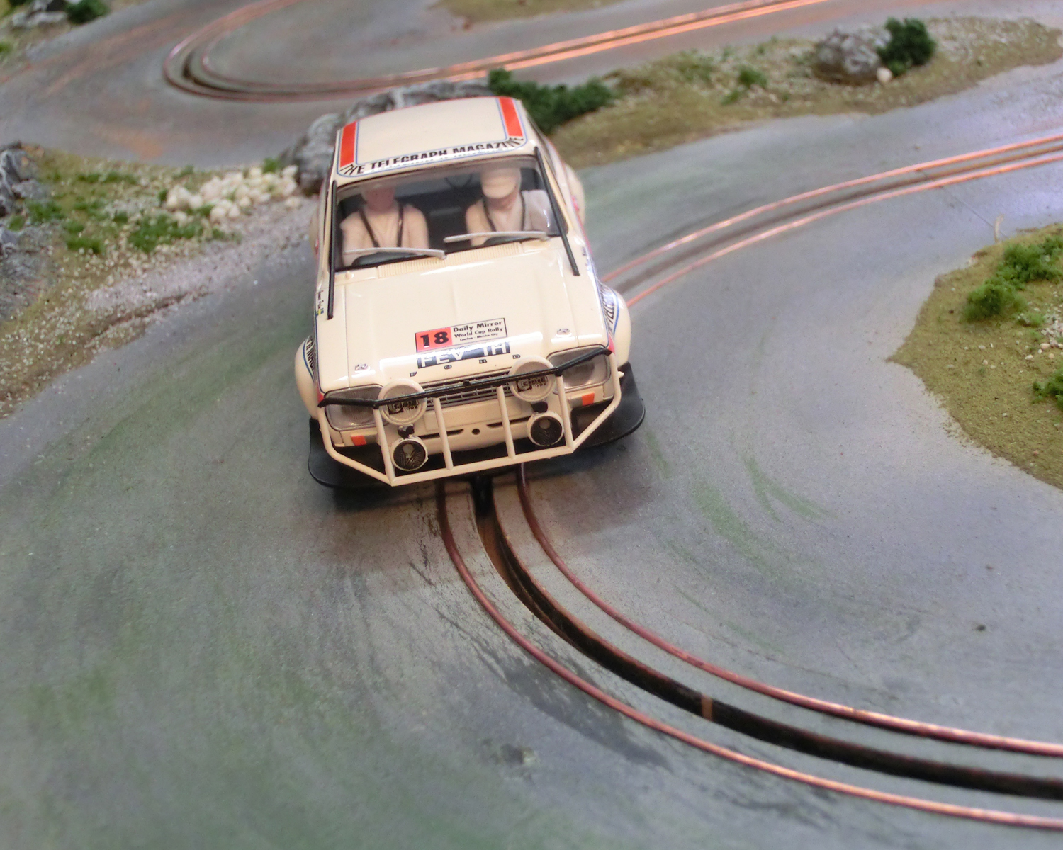 [Image: new%2Btrack4.jpg]