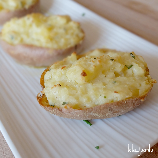 Patata rellena de queso de cabra y cebollino | Cocina