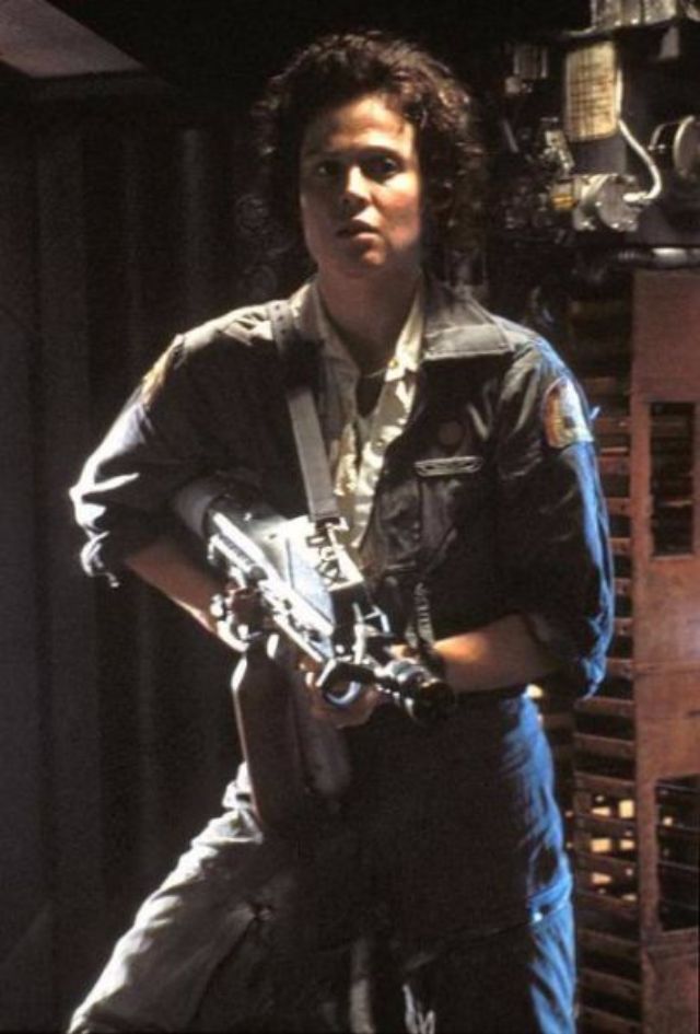 44 Amazing Color Photos of Behind the Scenes From the Set of 'Alien