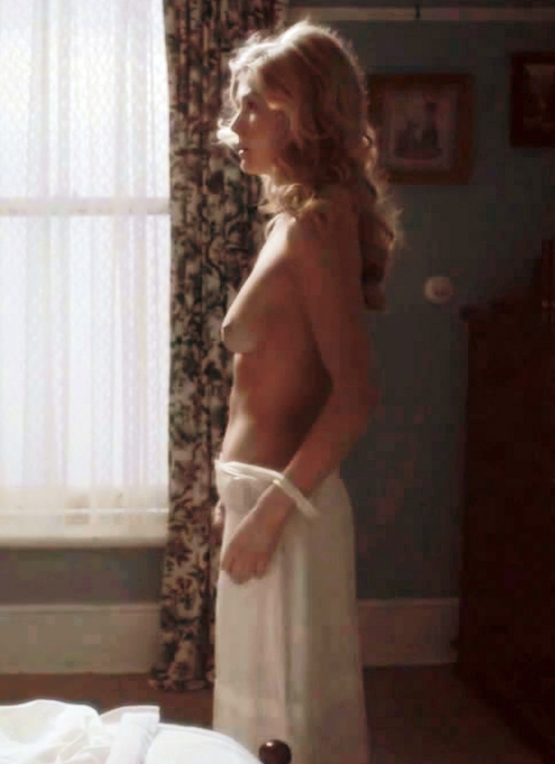 Rosamund Pike Nude Naked 107