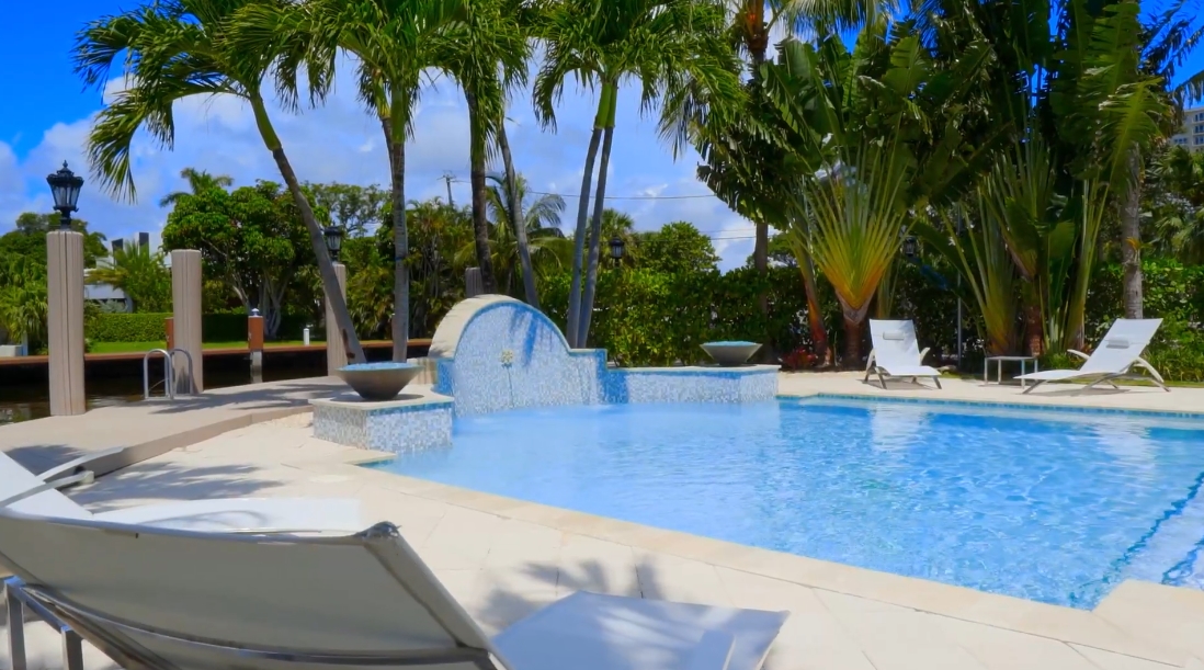 42 Interior Design Photos vs. 501 Riviera Isle Dr, Fort Lauderdale, FL