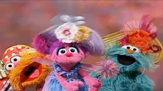 Rosita, Abby Cadabby and Zoe sing Because We're Friends. Sesame Street Preschool is Cool Making Friends