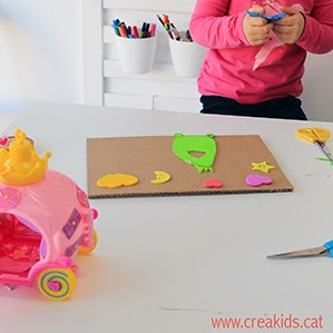 CreaKids: estampación con cartón y goma EVA