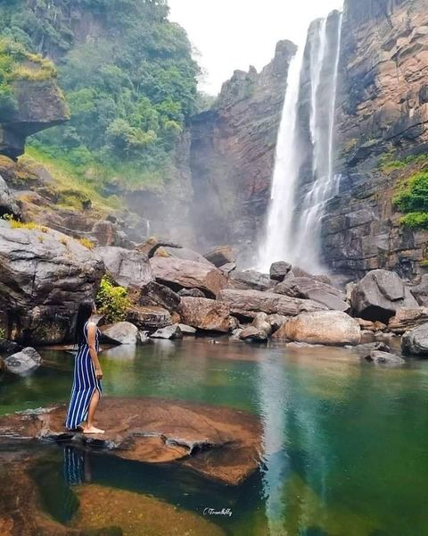 පහන් ලක්ෂයක් ආලෝකවූ - ලක්ෂපාන දිය කොමළී ☘️🍃🎋🧗🏻‍♀️🧗🏾‍♂️ (Lakshapana Diya Ella - Lakshapana Fall) - Your Choice Way