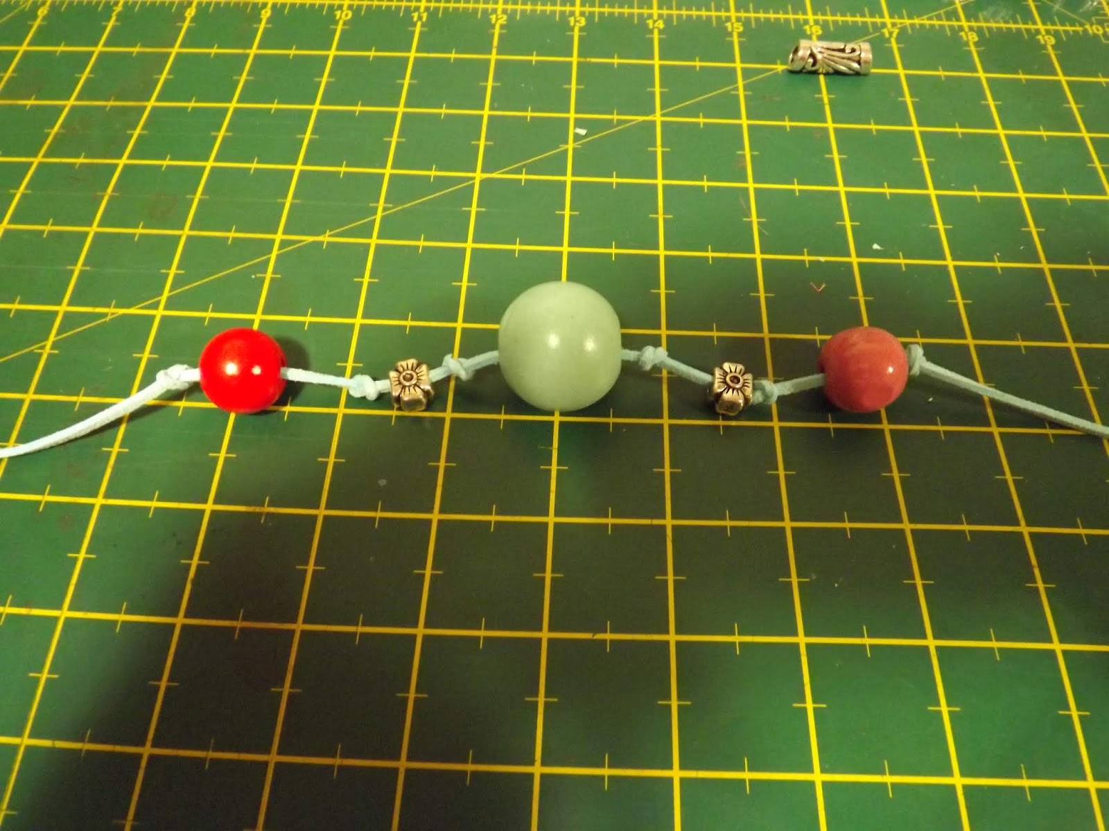 A Pretty Talent Blog: Jewelry Making: Three Strings In One