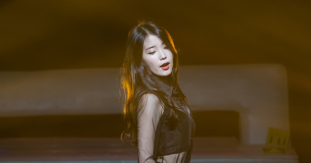 Iu Drops Jaws With This Absolutely Hot Outfit Daily K