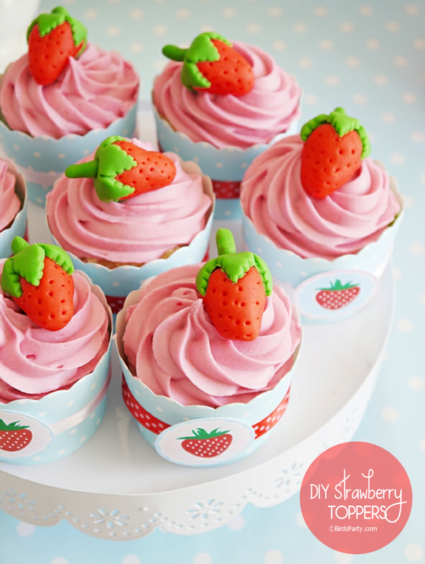 Strawberry Cupcakes & DIY Fondant Strawberry Toppers - BirdsParty.com