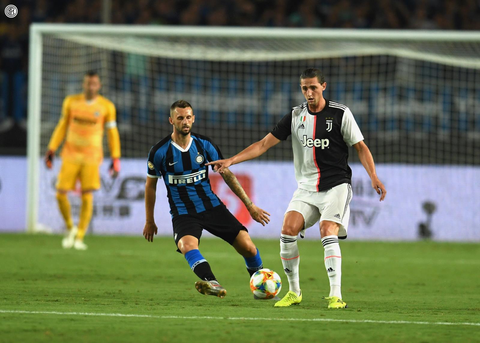 Chinese Derby d'Italia On Pitch Inter Milan 1920 Home Kit Footy