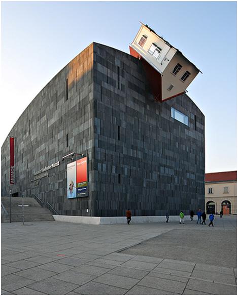 Erwin Wurm: House Attack (Vienna, Austria)