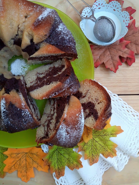Bundt cake marmolado de manzana y chocolate en CrockPot. Bizcocho, olla de cocción lenta, desayuno, merienda, postre, horno, otoño, sencillo, fácil, jugoso, tierno, esponjoso. Cuca
