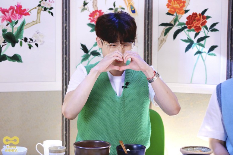 개찰떡 컨셉 만난 김성규 | 인스티즈