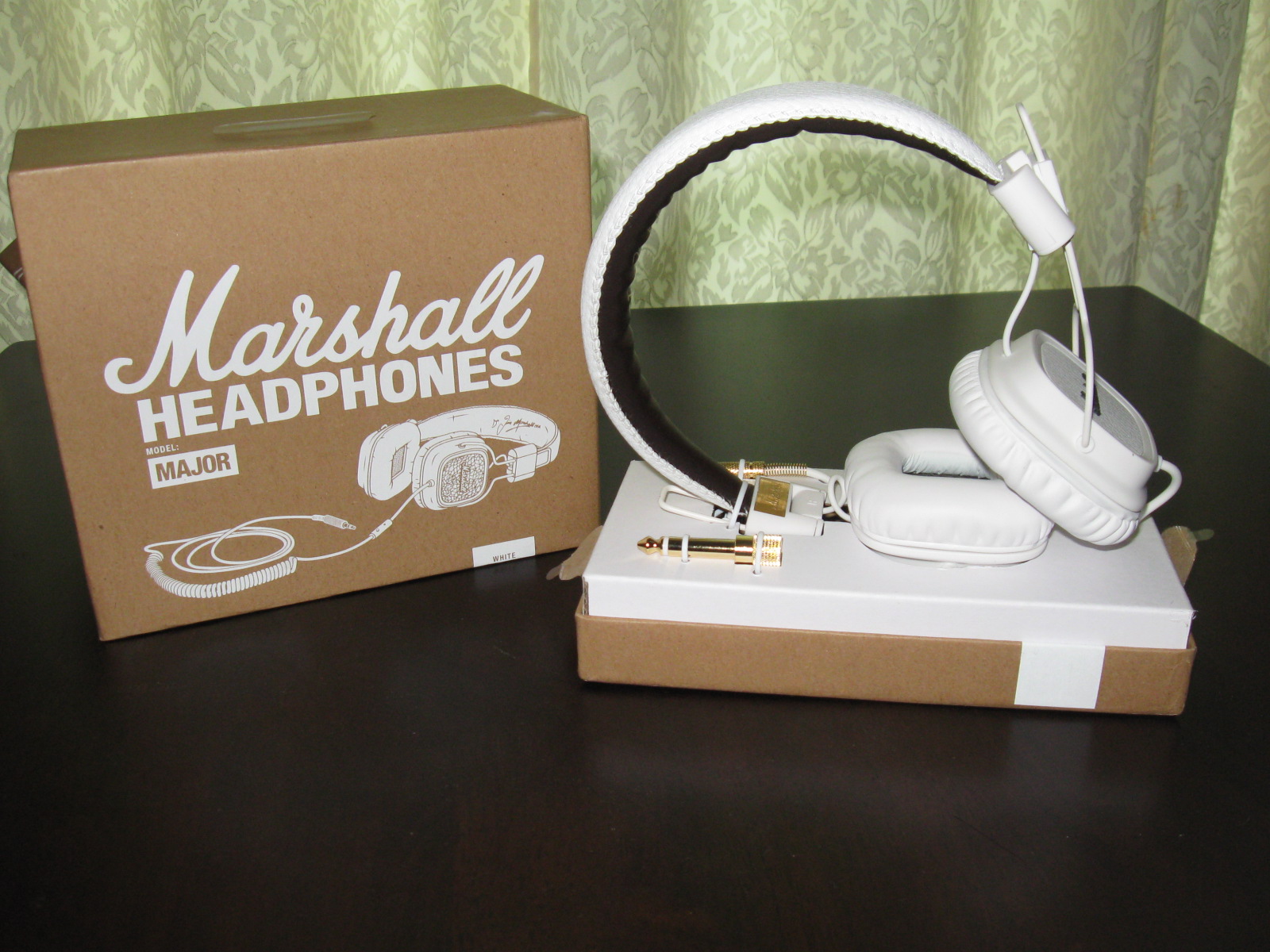 Attention to Marshall Headphones Major and Minor Glich's Life