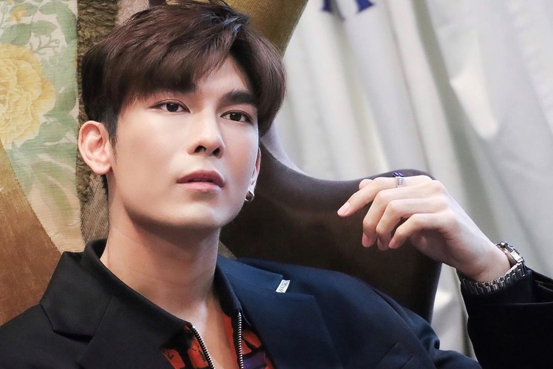 me wuv you: Mew Suppasit Jongcheveevat Profile & Facts