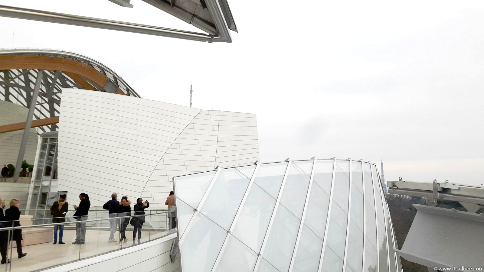 Foundation Louis Vuitton In Paris - Tips on Fondation Louis Vuitton Museum Tickets, opening Hours and Metro directions from Paris.