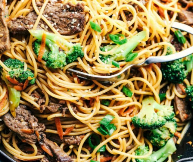 20 Minute Garlic Beef And Broccoli Lo Mein 20 Minute Garlic Beef And Broccoli Lo Mein