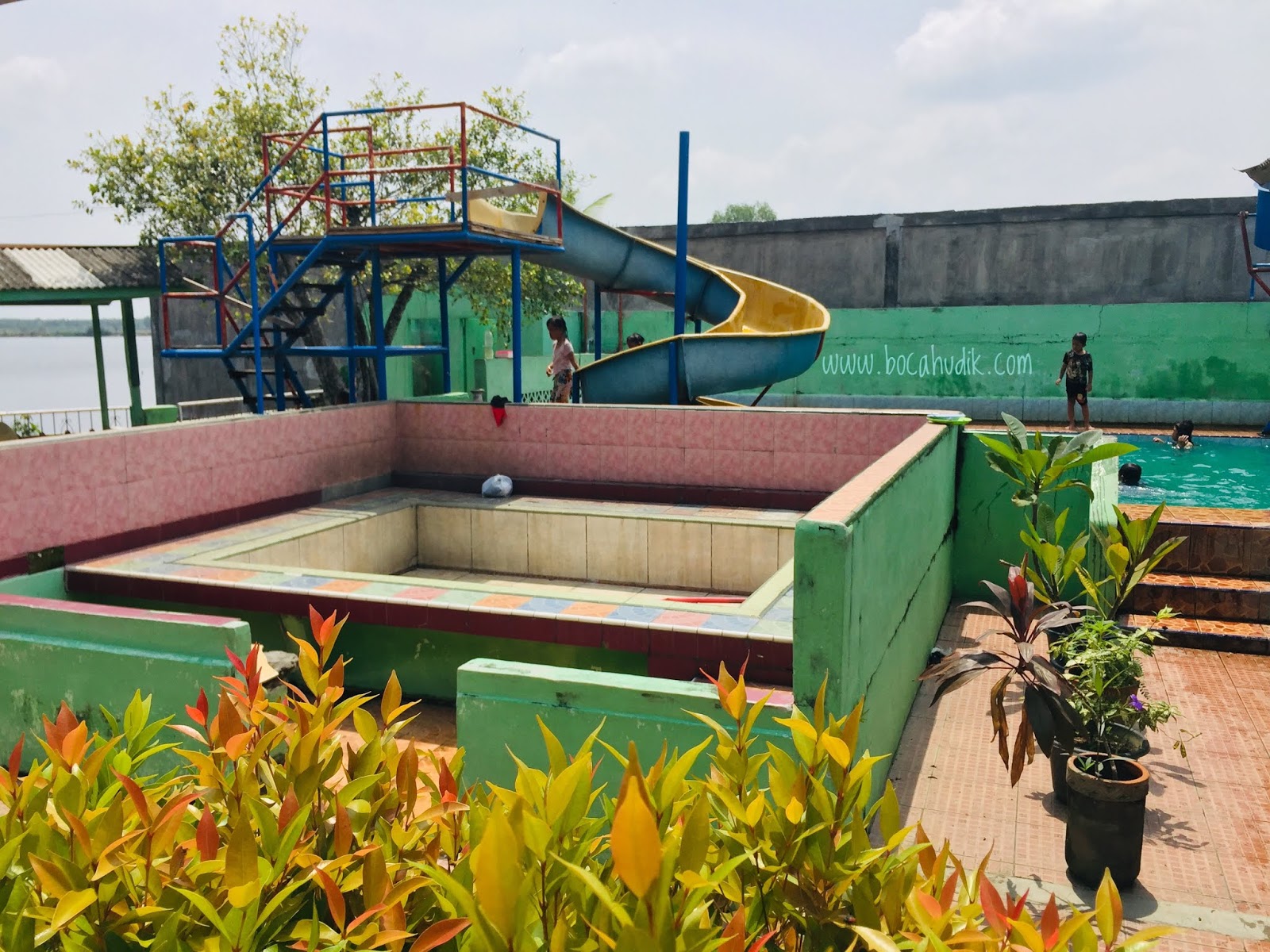 Travel Blogger Medan: Menariknya Taman Wisata Danau ...