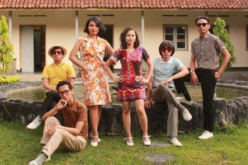 Lirik Lagu White Shoes & The Couples Company - Kisah Dari Selatan Jakarta