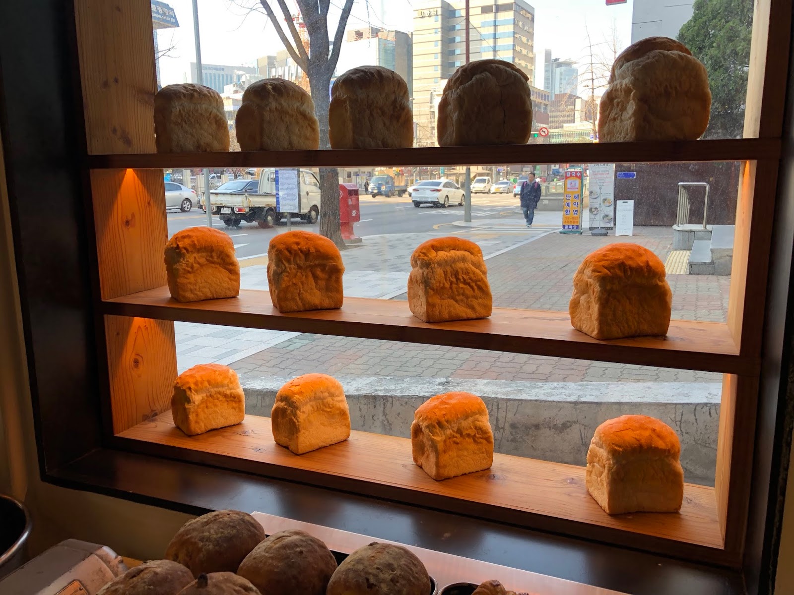 GREAT EATS HAWAII BAKERY IN SEOUL SEOUL, SOUTH KOREA