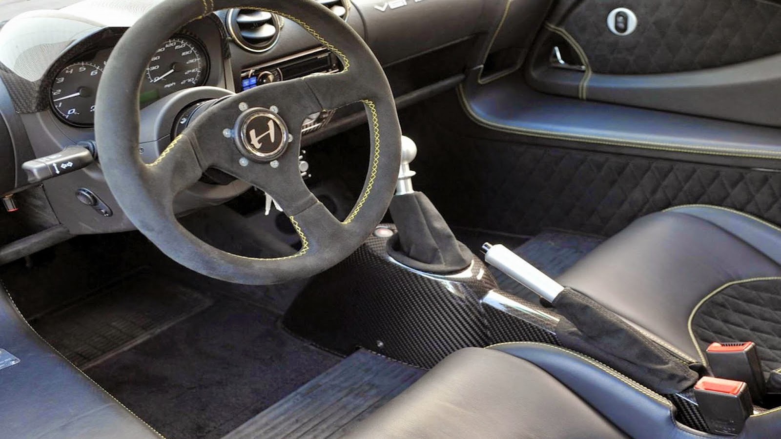 Hennessey Venom GT Spyder صور سيارات: هينيسي فينوم جي تي سبايدر الصفراء