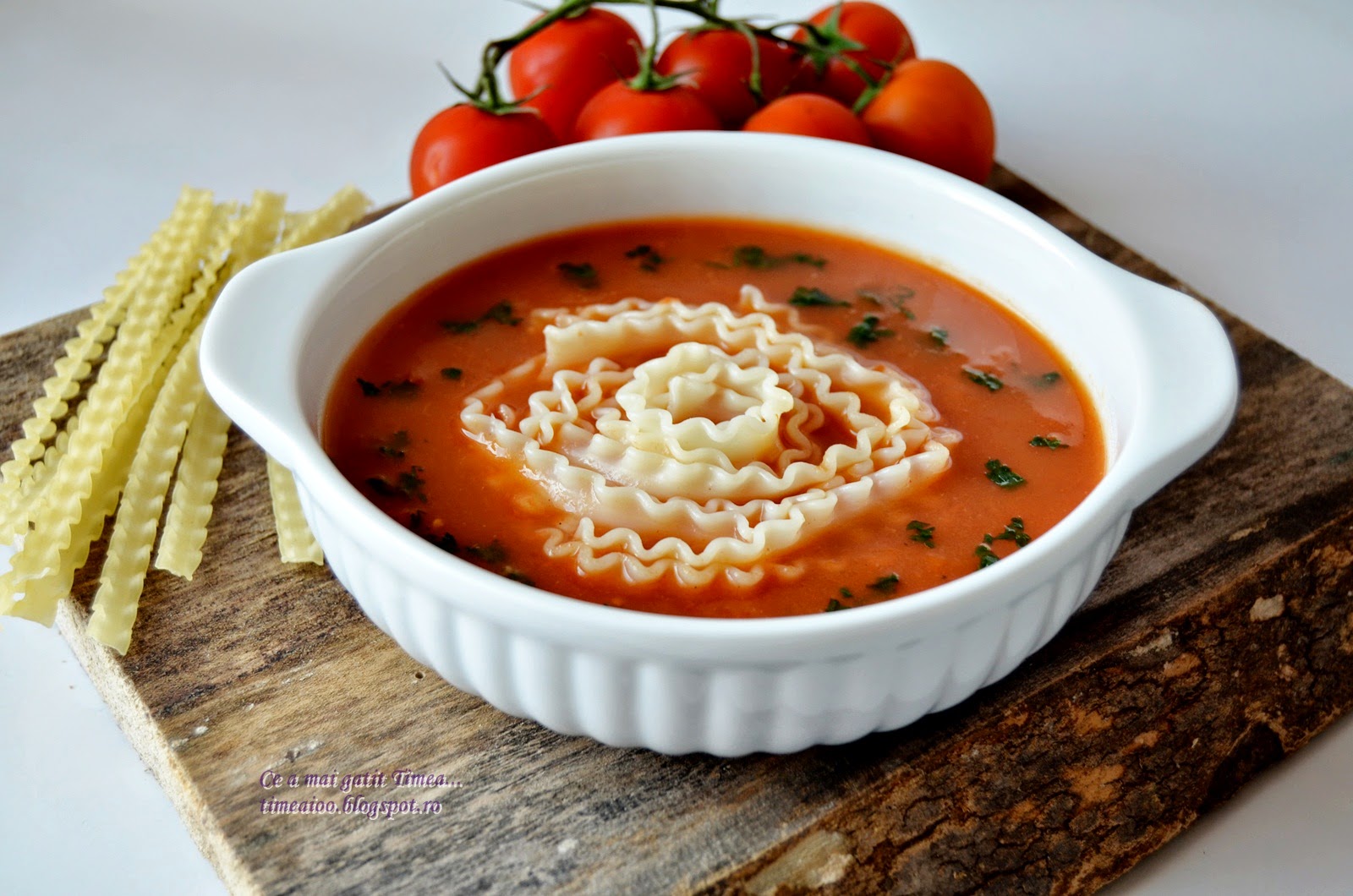 Supa crema de legume si rosii cu taitei