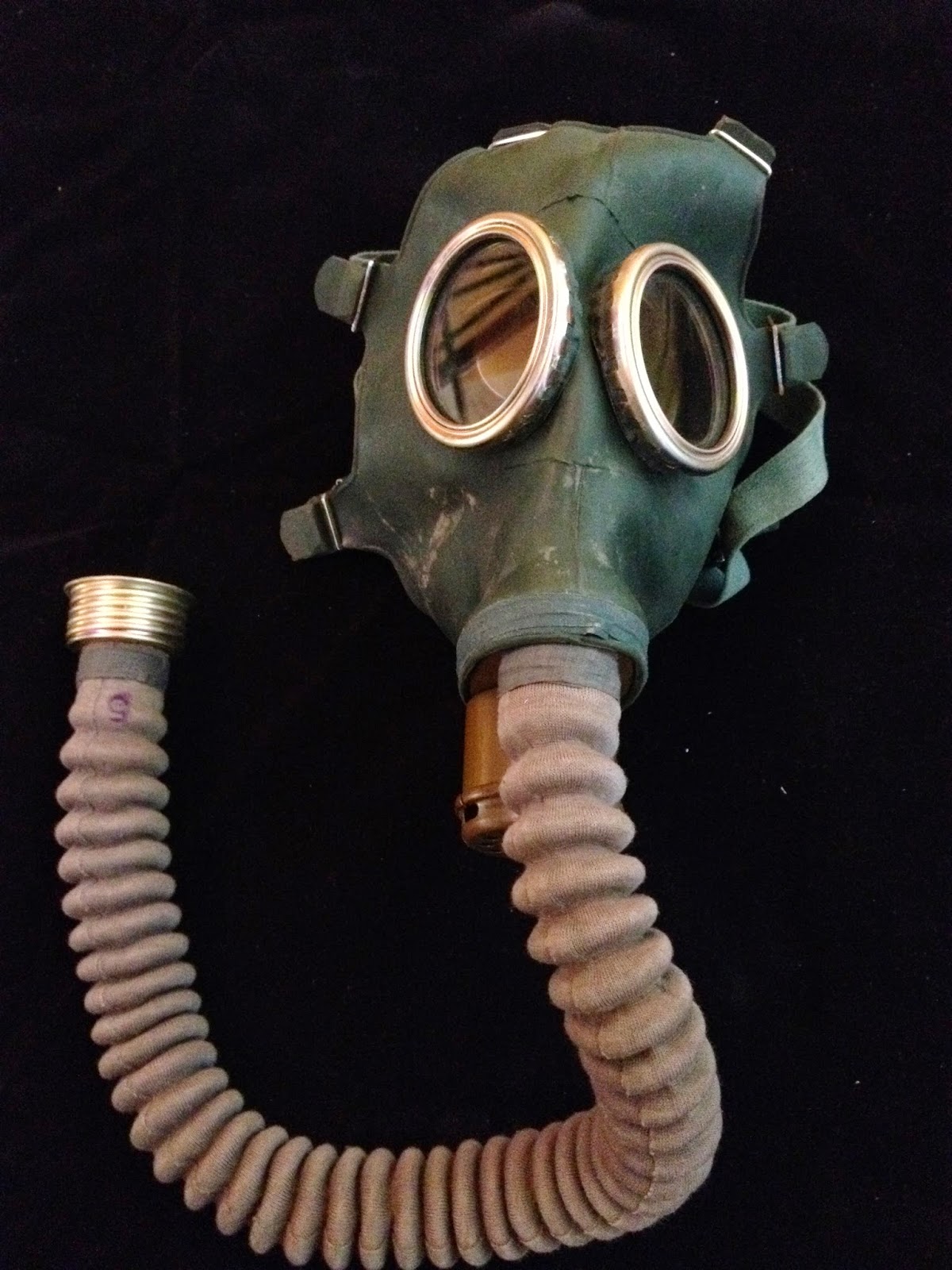 противогаз со шлангом гп 4 ф10. противогаз м51. противогаз с 89. ф183 т86 противогаз. противогаз бн т4.