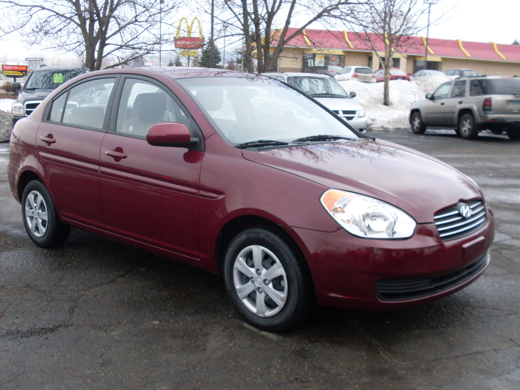 james: 2010 Hyundai Accent