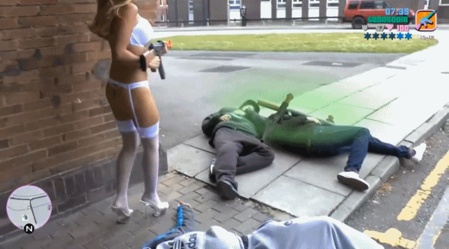 비키니 입고 GTA 하는 서양녀 - 디쁠