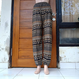 Model Celana Aladin Katun Bali Motif Kekinian