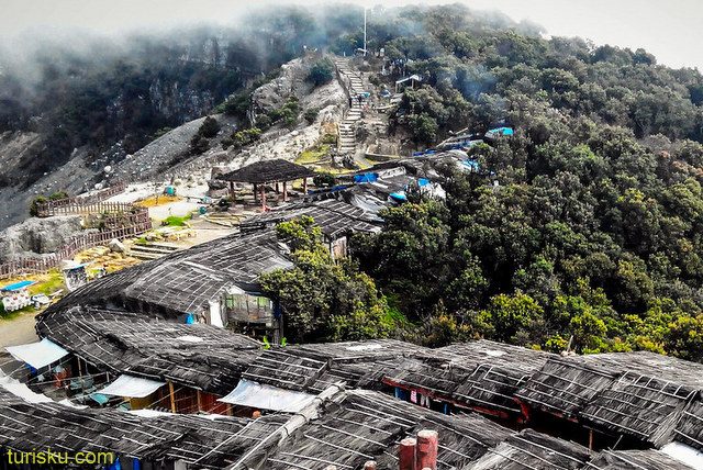 Pesona Wisata Alam Gunung Tangkuban Perahu