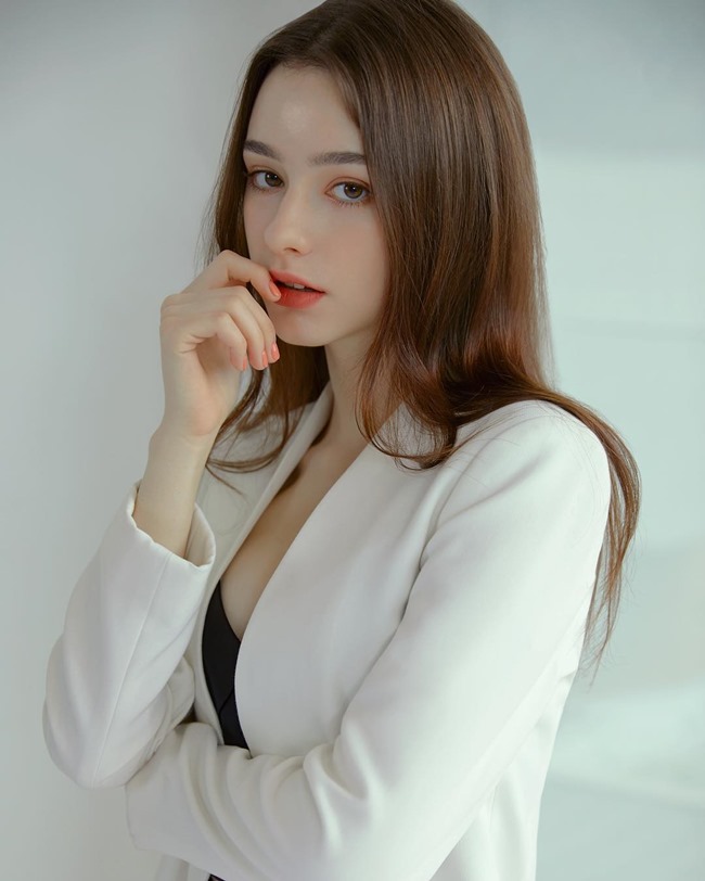 clip nóng DJ Alexa 6