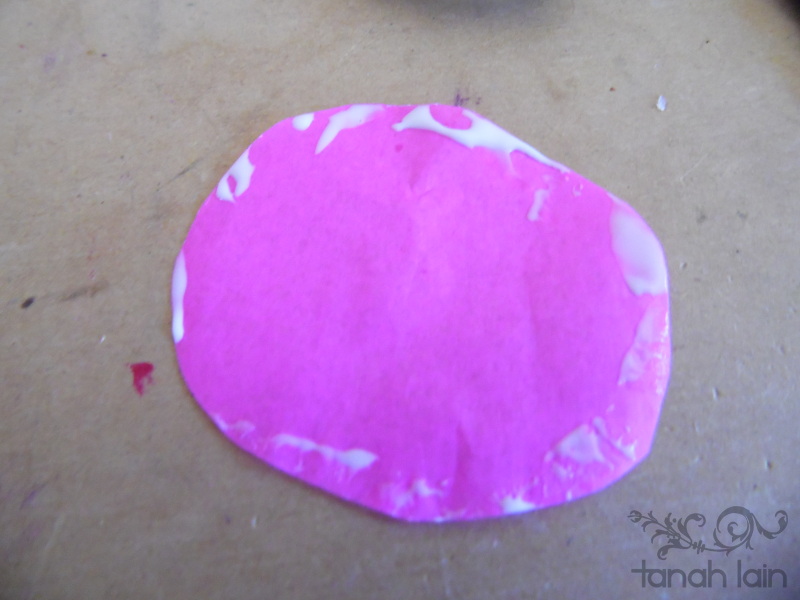 Cascarones de huevo rellenos de confeti