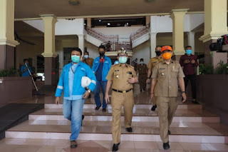 8000 Liter Disinfektan Bantuan Cirebon Power Akan Disemprotkan Diseluruh Desa Pemkab Cirebon 8000 Liter Disinfektan Bantuan Cirebon Power Akan Disemprotkan Diseluruh Desa Pemkab Cirebon