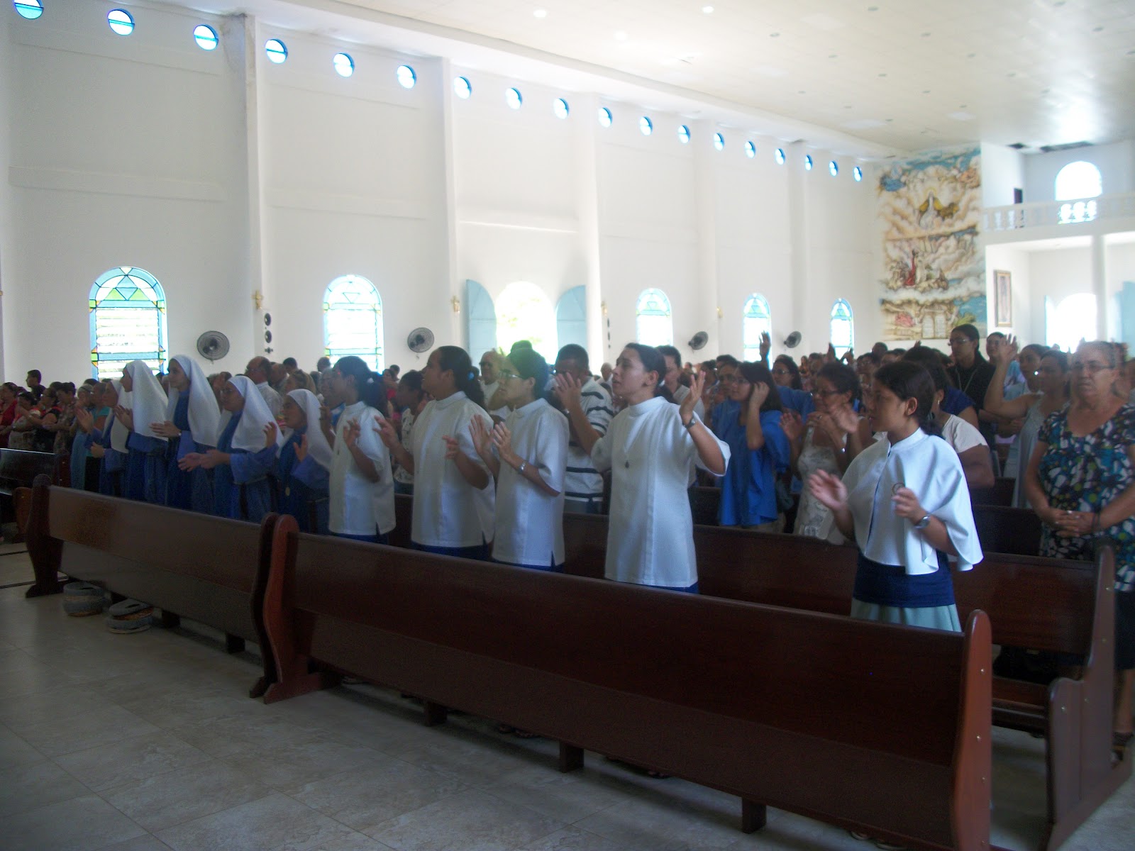 Grupo da visita a comunidade Servos de Maria