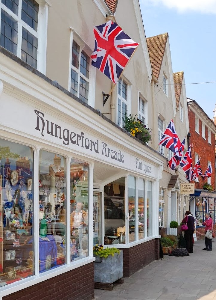 HUNGERFORD ARCADE ANTIQUES & COLLECTABLES