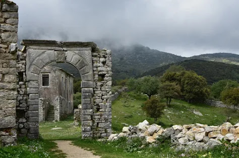ena-chorio-fantasma-sto-oreino-tmima-tis-kerkyras ena-chorio-fantasma-sto-oreino-tmima-tis-kerkyras