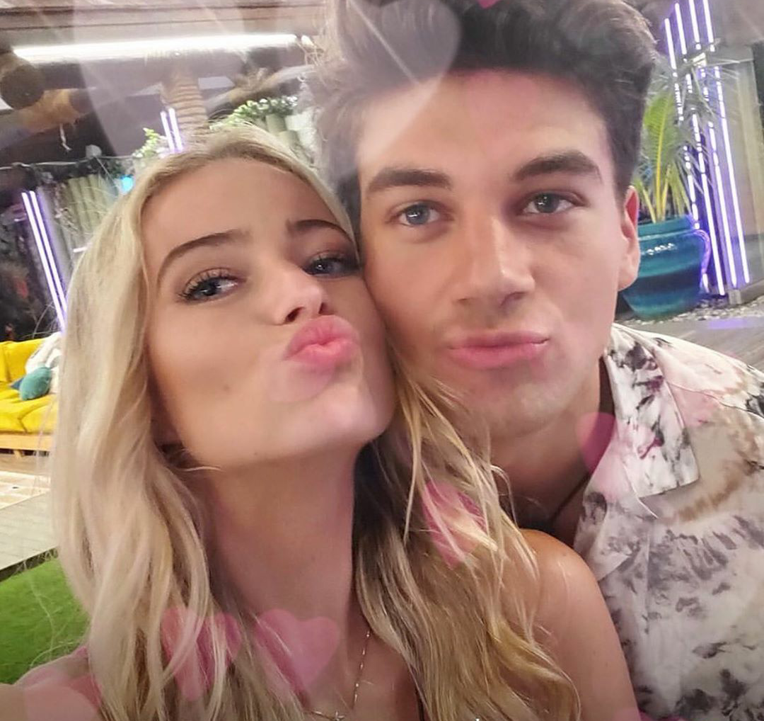 Who is still together from Love Island USA season one? Pink Rain Cloud