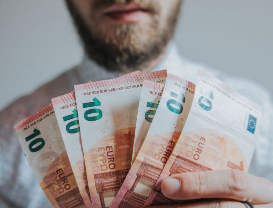 Μεσσηνία: Καταδίκη εργοδότη που έπαιρνε πίσω δώρα και επιδόματα