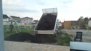 Ein Haus Fur Mensch Hund Katze Und Maus Erde Mauer