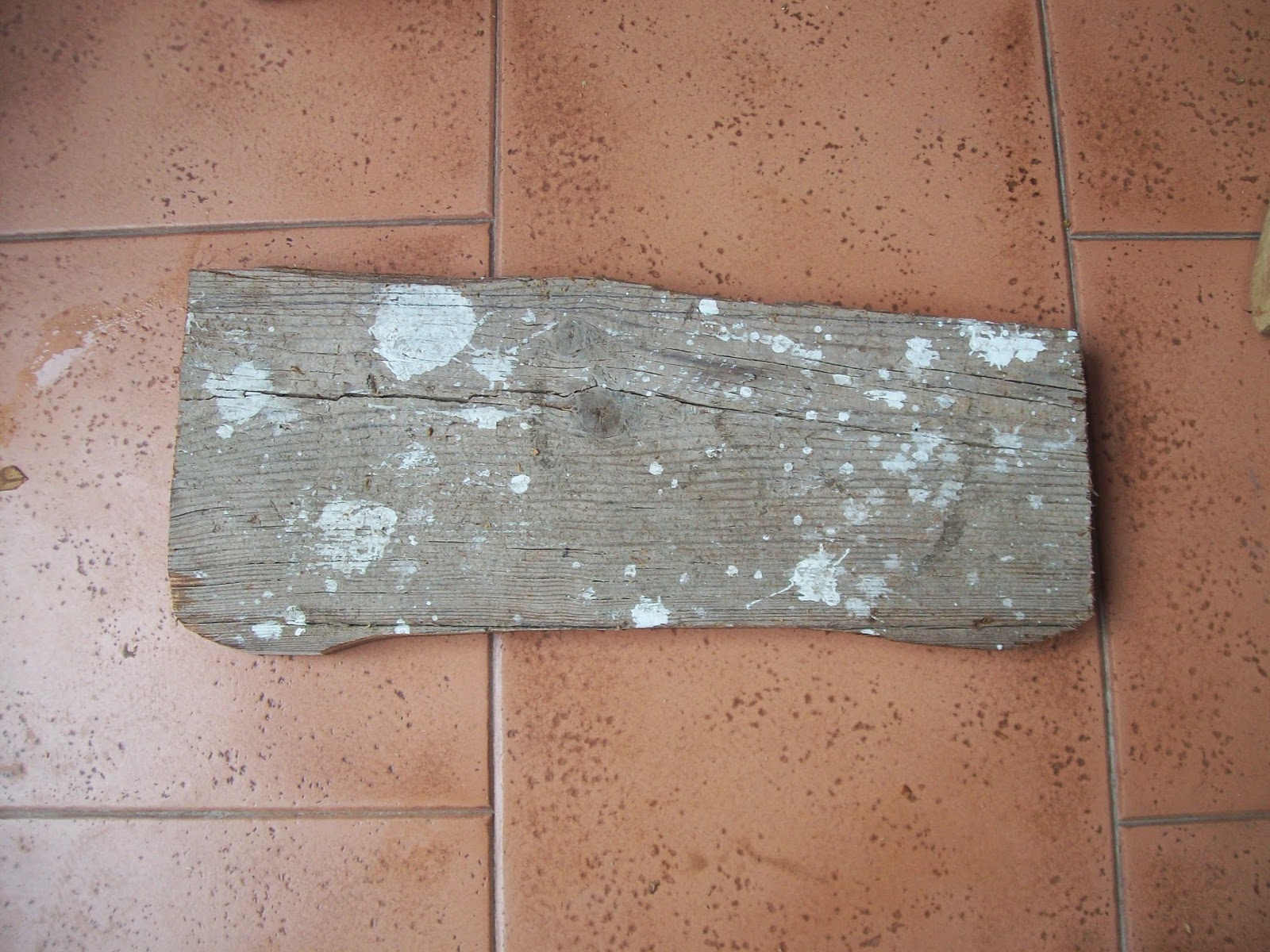 MIS CURSOS Y MIS COSAS: SILLA DE MADERA PARA EL PATIO