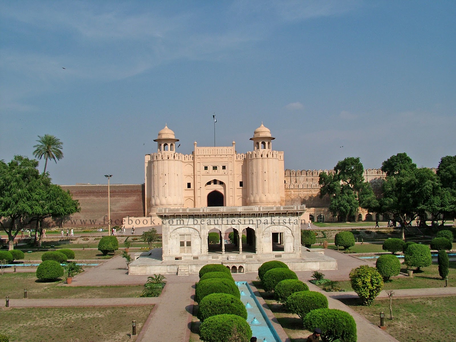 Lahore Fort (Shahi Qila Lahore) ~ Beautiful Places In Pakistan